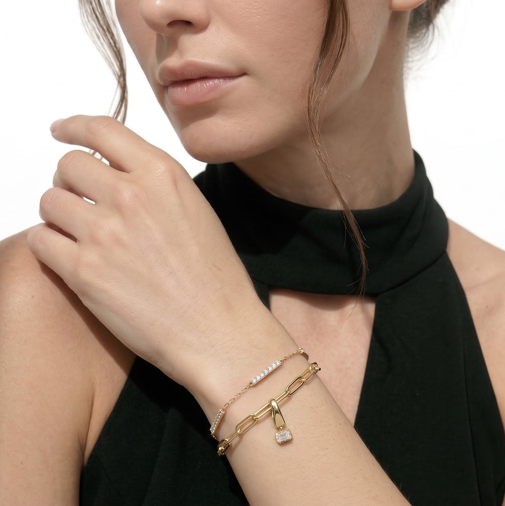 The Trace Chain Bracelet + Halo with Lab Cut Diamond in 14KT White Gold view 3
