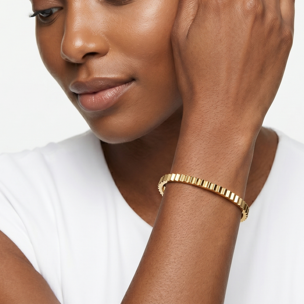 The Maeve Texture Bangle with 18K Yellow Gold Vermeil Cut Diamond in 14KT 18K Yellow Gold Vermeil view 2
