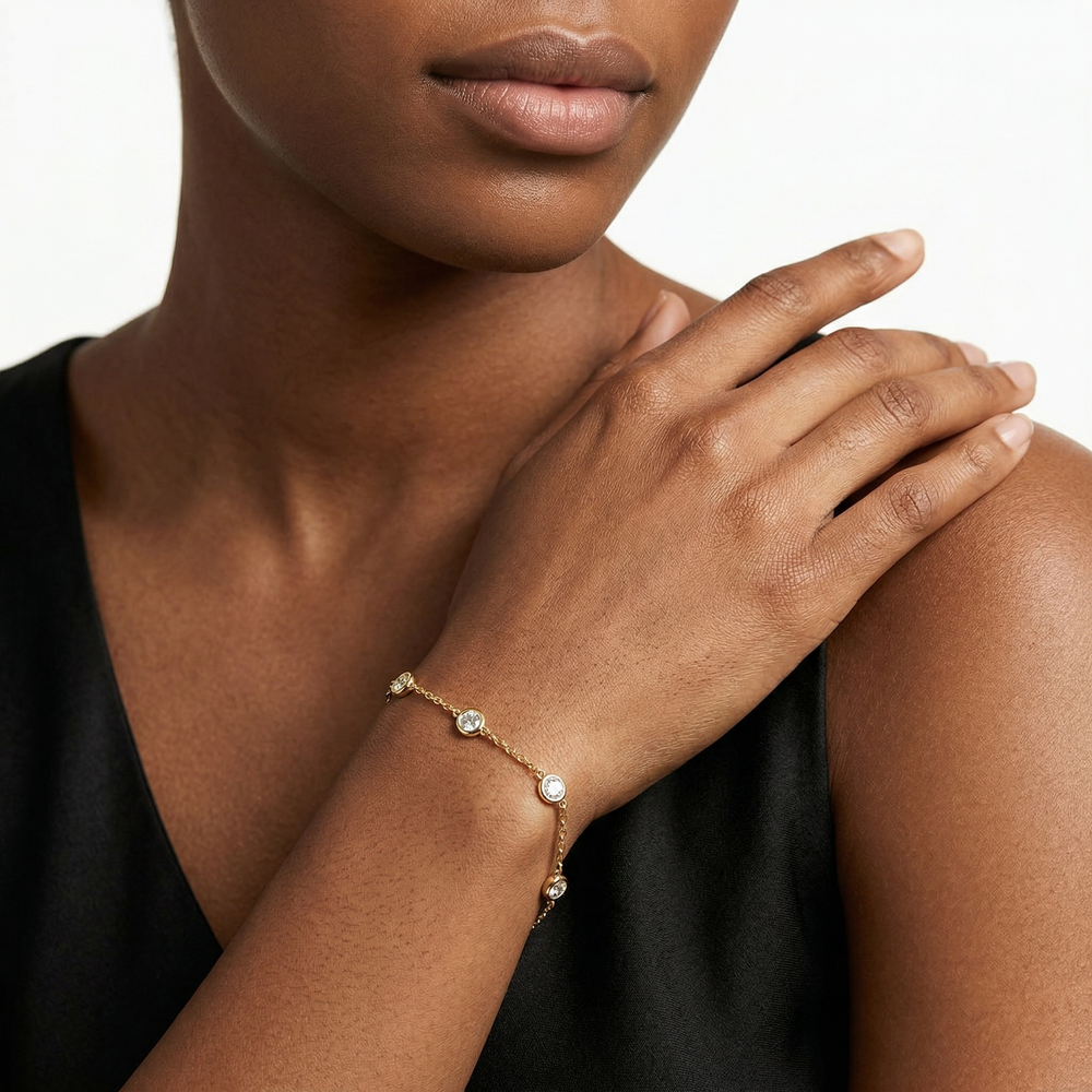 The Zoe Chain Bracelet with Lab Cut Diamond in 14KT Yellow Gold view 2
